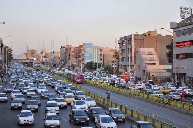 Rushhour in Tehran, in der nur noch das Motortaxi weiterhilft.